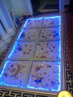 西安鑫瑞祥变色玻璃 打造灵活高效的办公隔断新方案